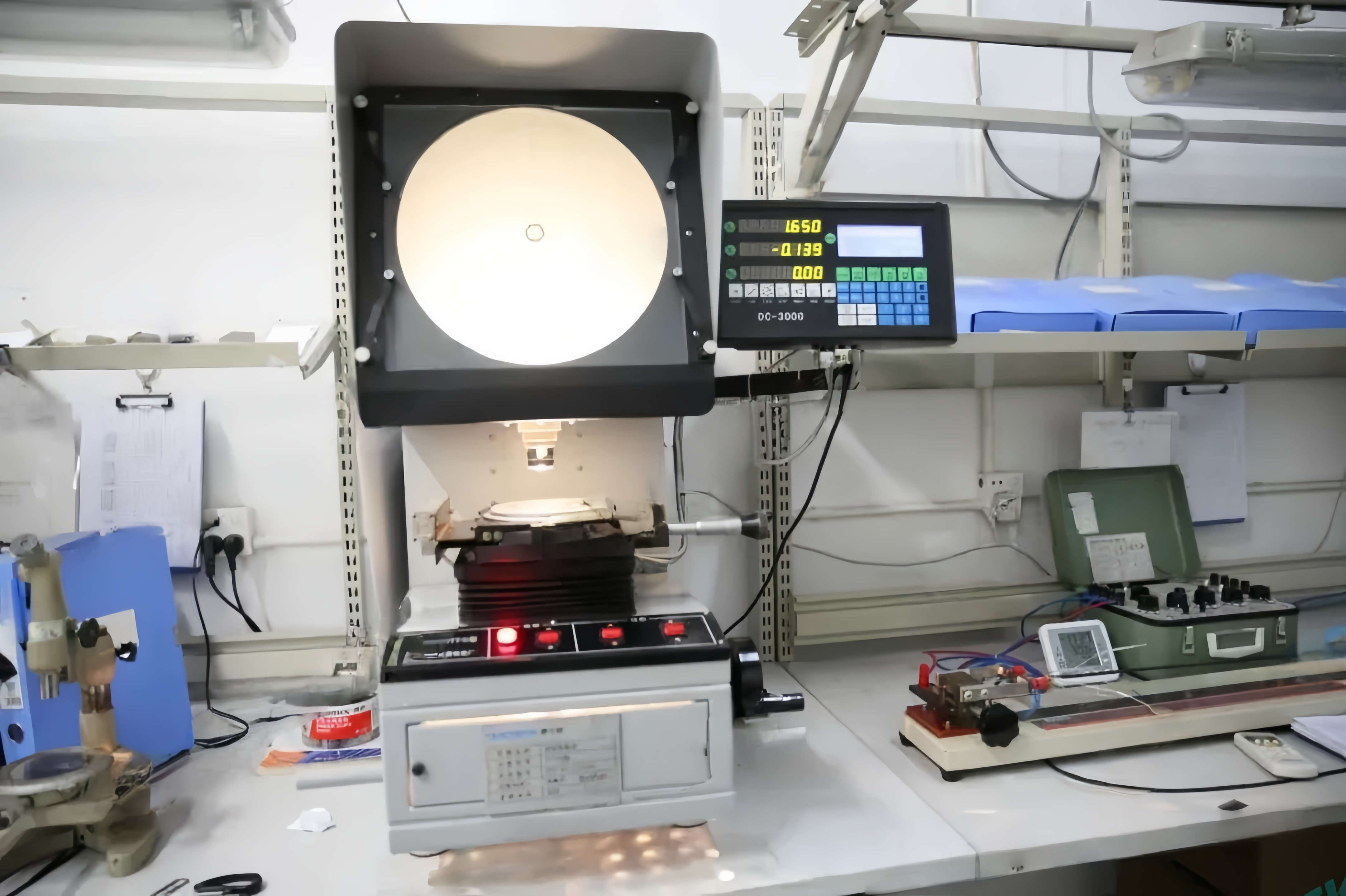 Insulation thickness outer diameter detection